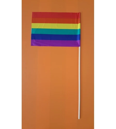 BANDERA ORGULLO GAY 60X40 CON PALO DE MADERA – Image 3